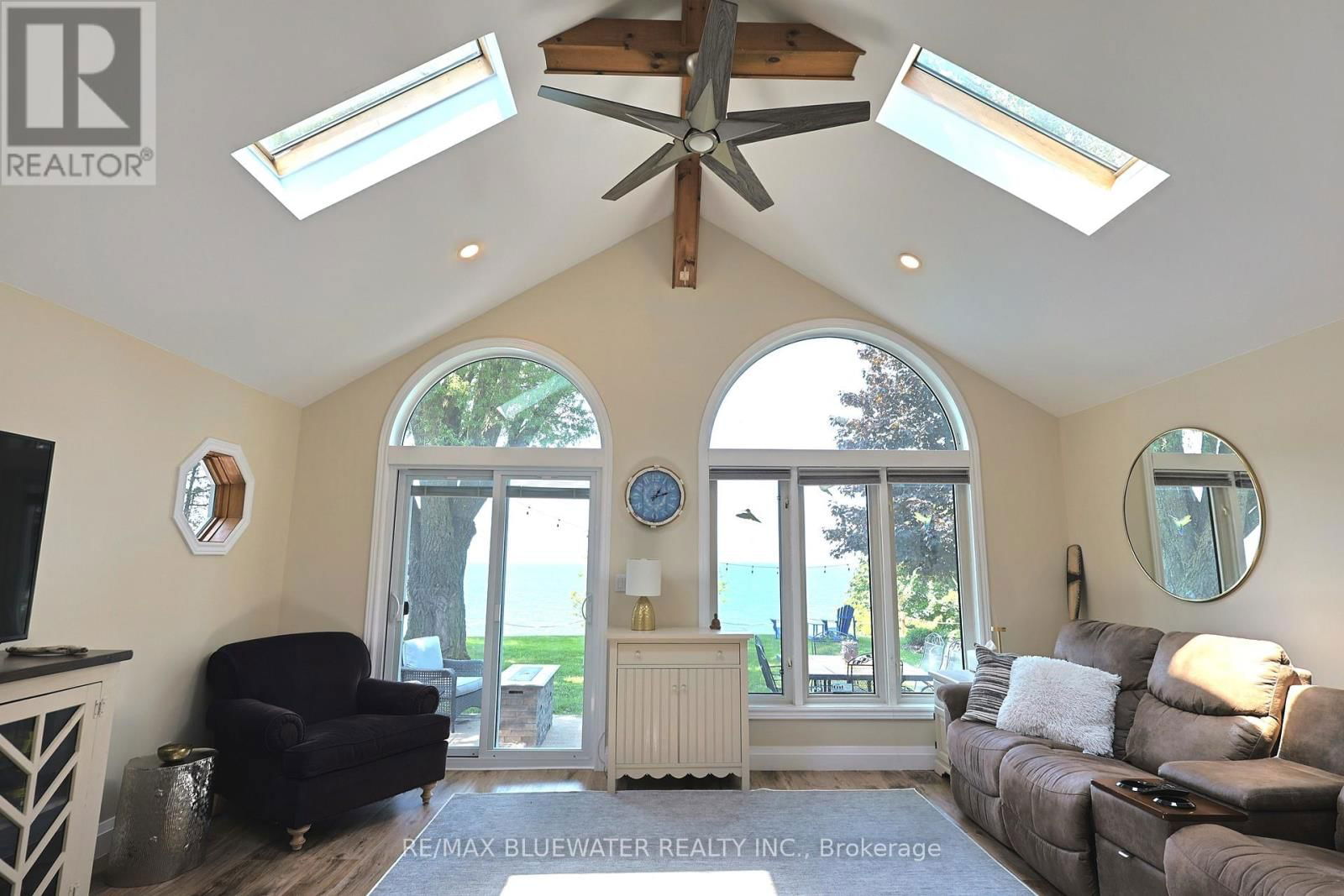 72209 LAKESHORE DRIVE Image 21