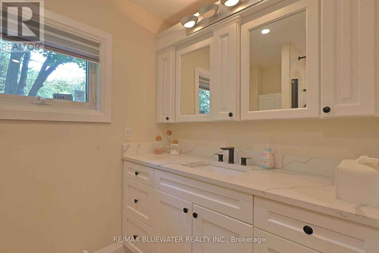 72209 LAKESHORE DRIVE Image 28