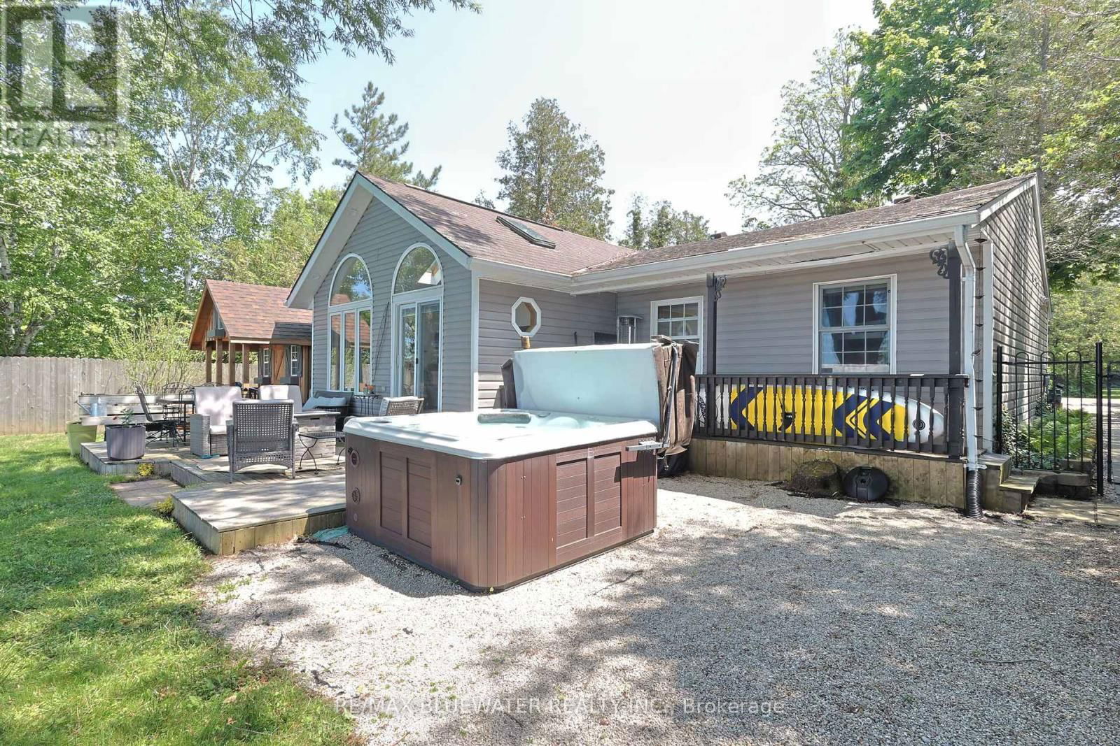 72209 LAKESHORE DRIVE Image 32