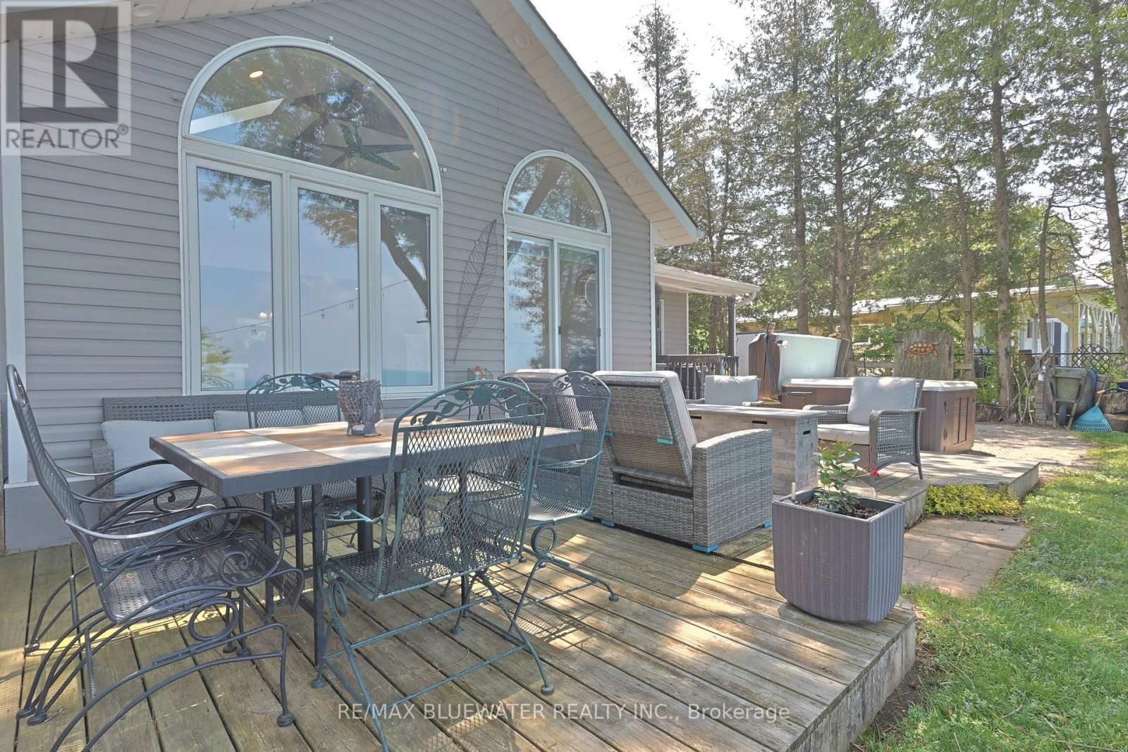 72209 LAKESHORE DRIVE Image 35