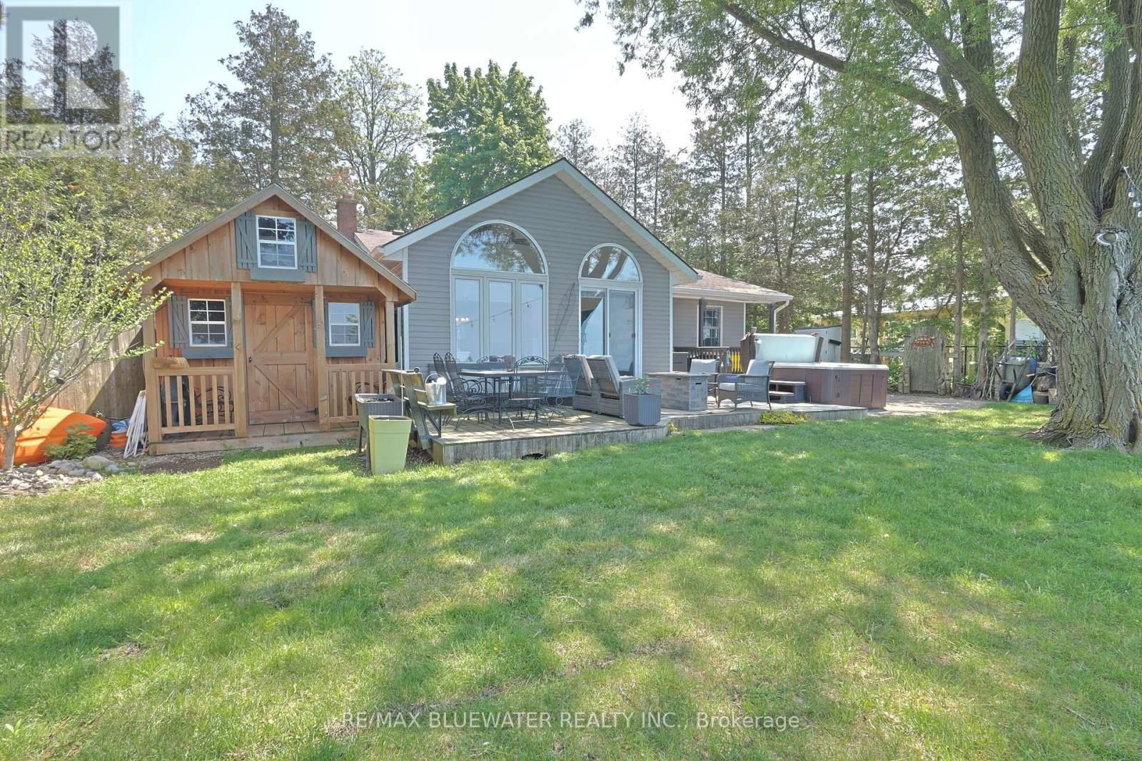 72209 LAKESHORE DRIVE Image 36