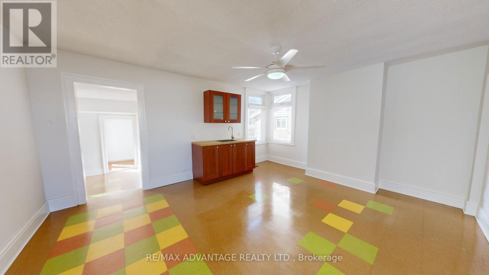 301 HORTON STREET EAST Image 12