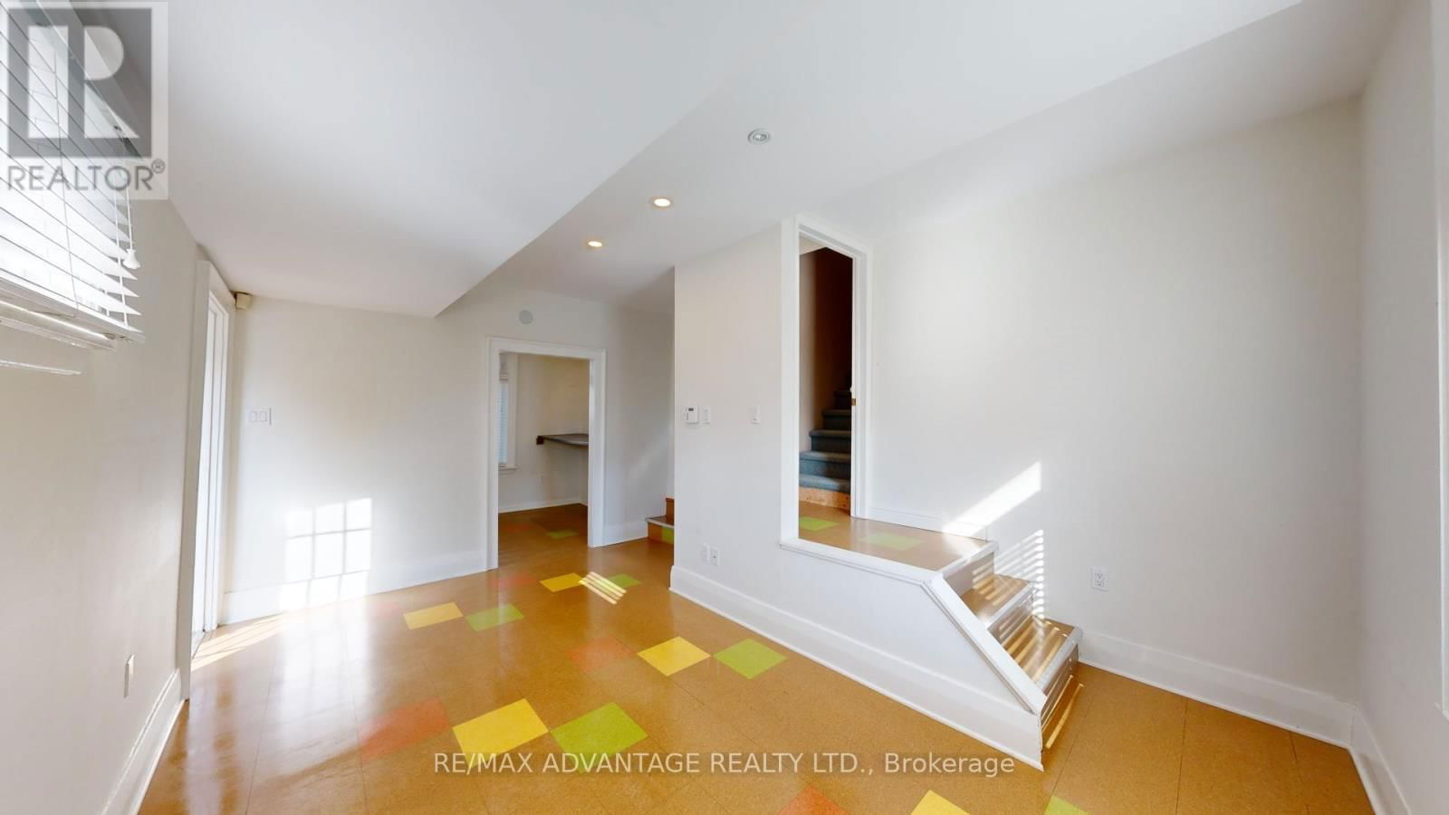 301 HORTON STREET EAST Image 19