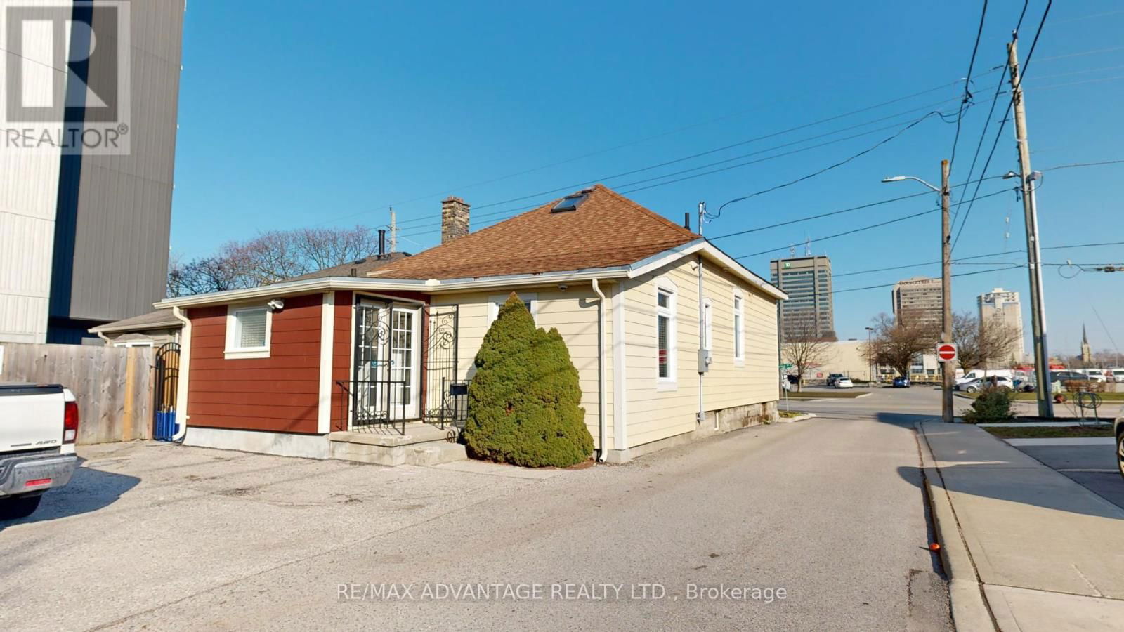 301 HORTON STREET EAST Image 22