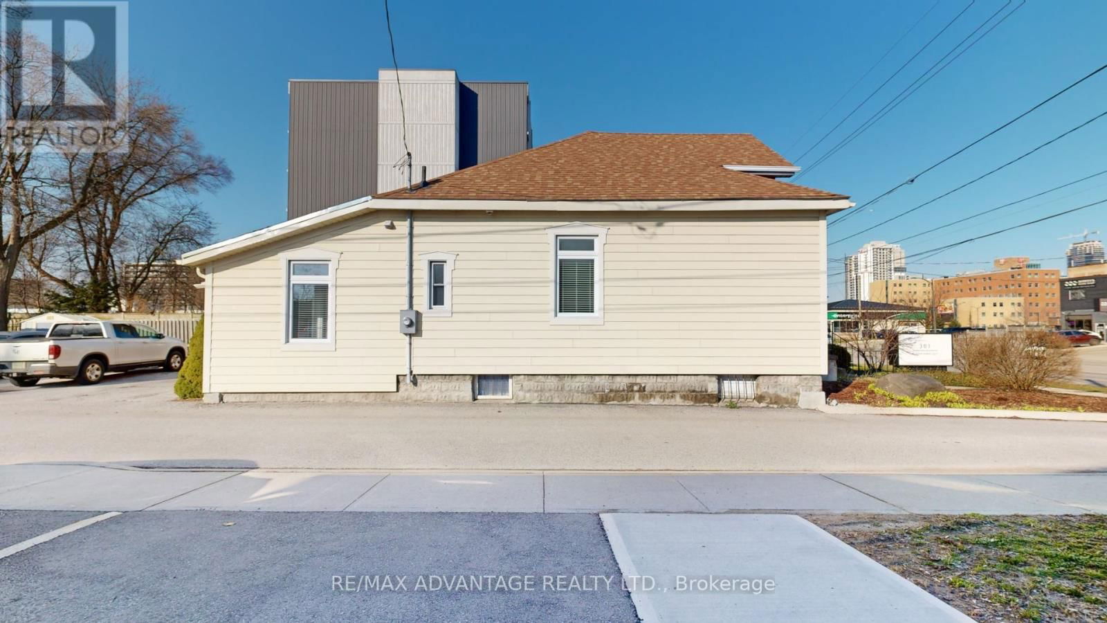 301 HORTON STREET EAST Image 23