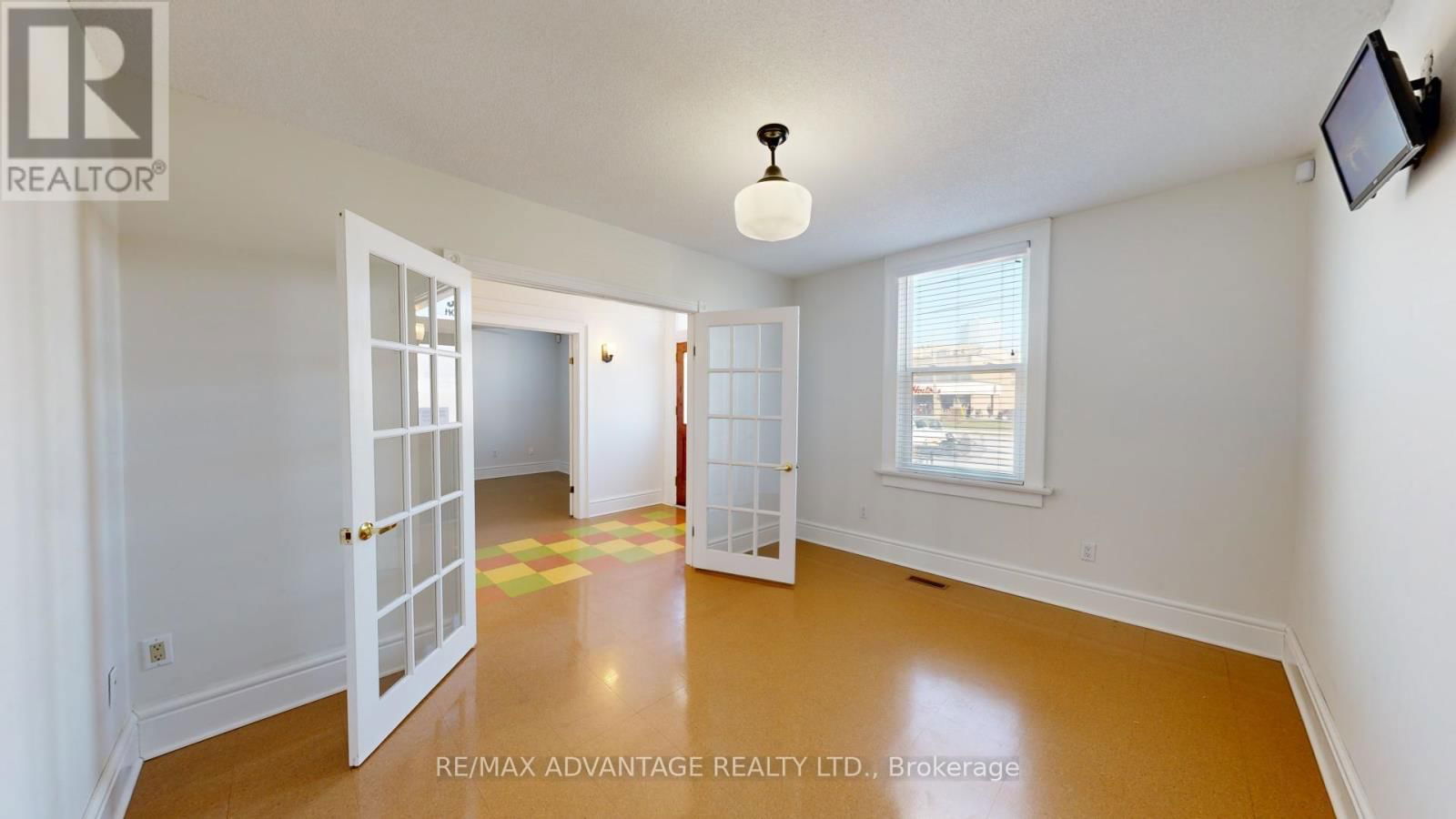 301 HORTON STREET EAST Image 9