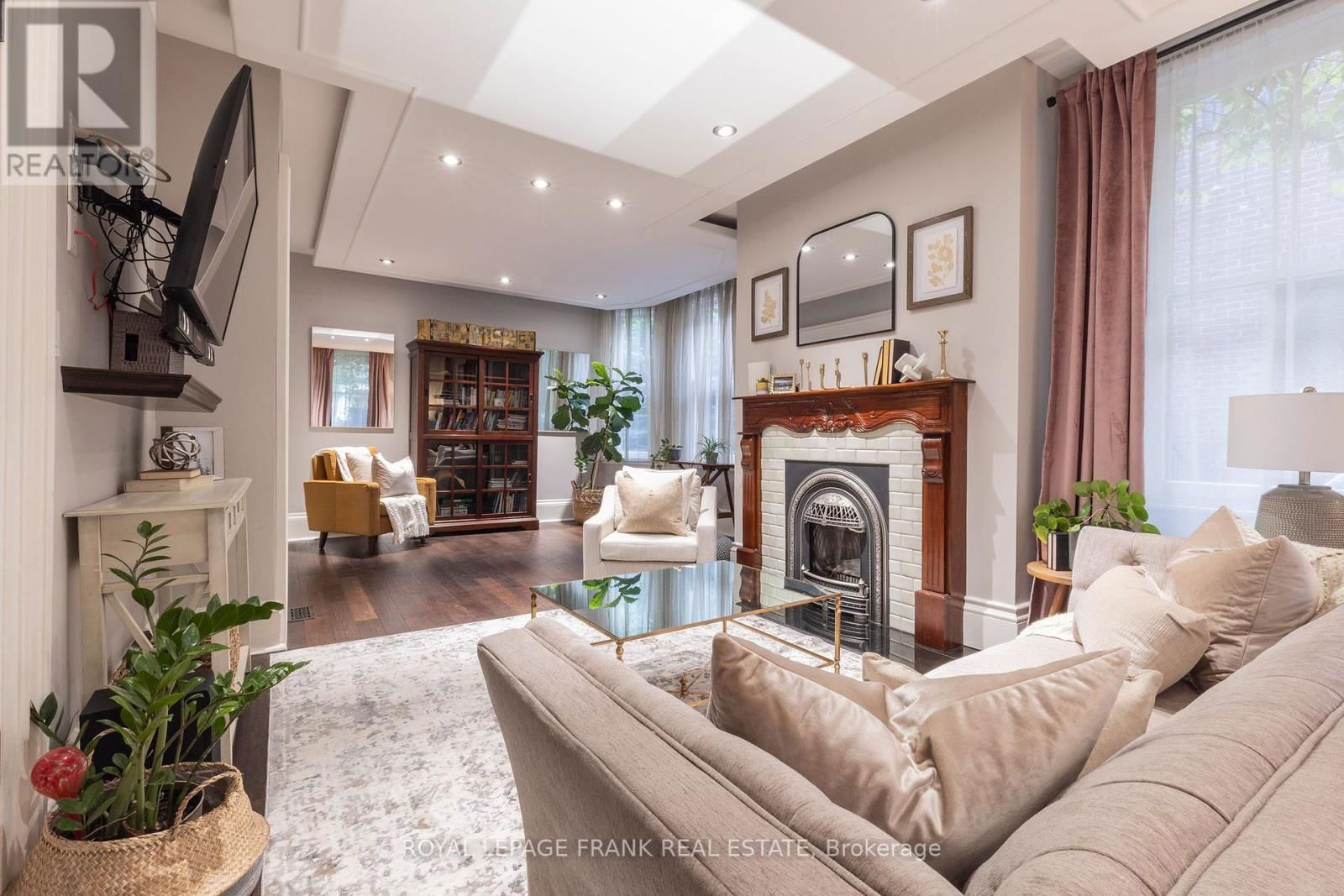 454 WELLER STREET Image 10