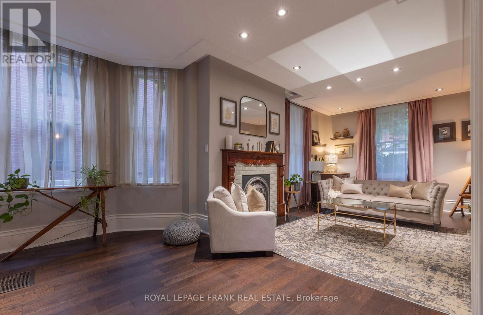 454 WELLER STREET Image 12