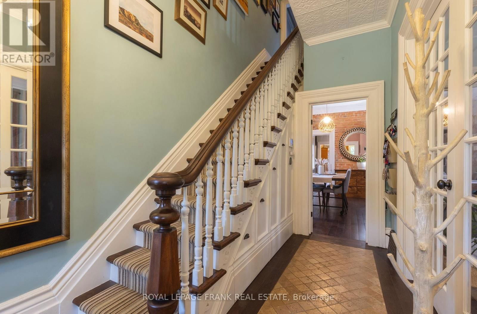 454 WELLER STREET Image 23