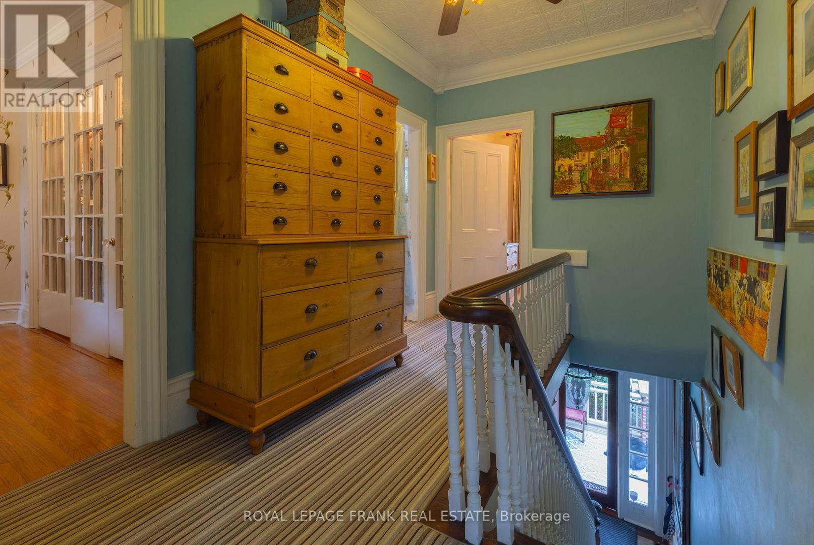 454 WELLER STREET Image 24