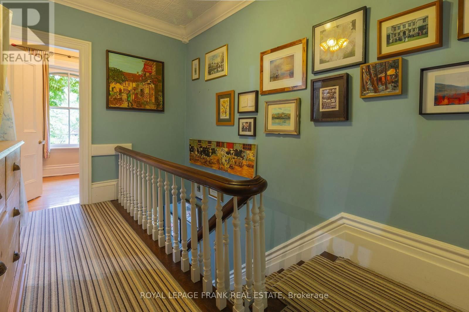 454 WELLER STREET Image 25