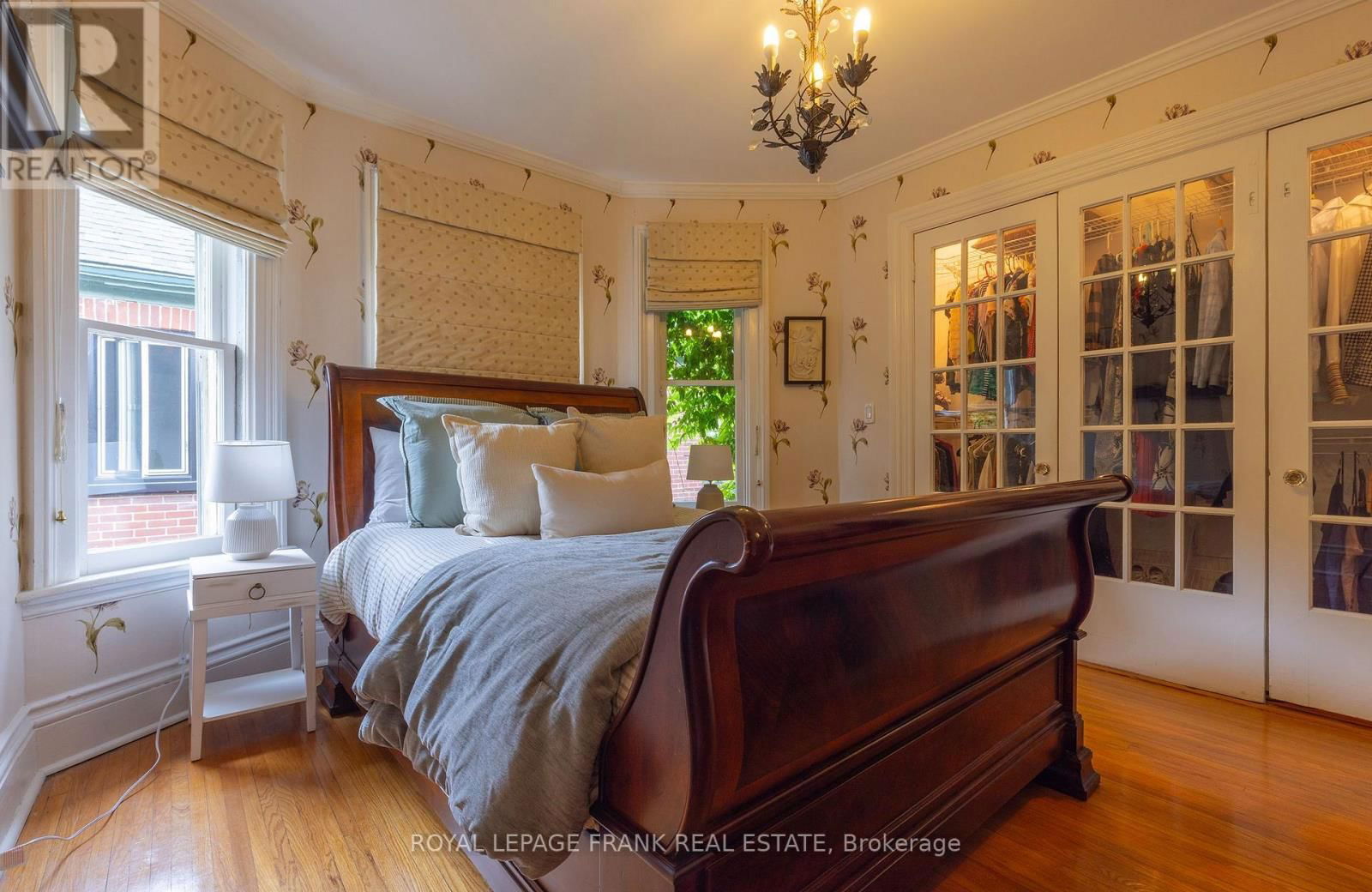 454 WELLER STREET Image 27