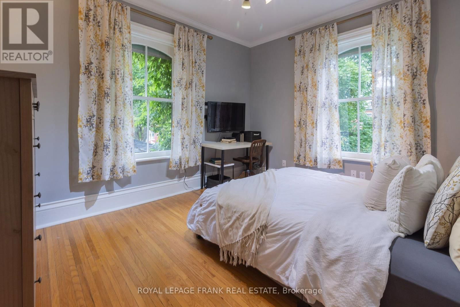 454 WELLER STREET Image 33