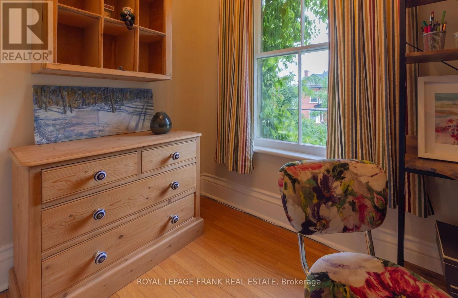 454 WELLER STREET Image 37