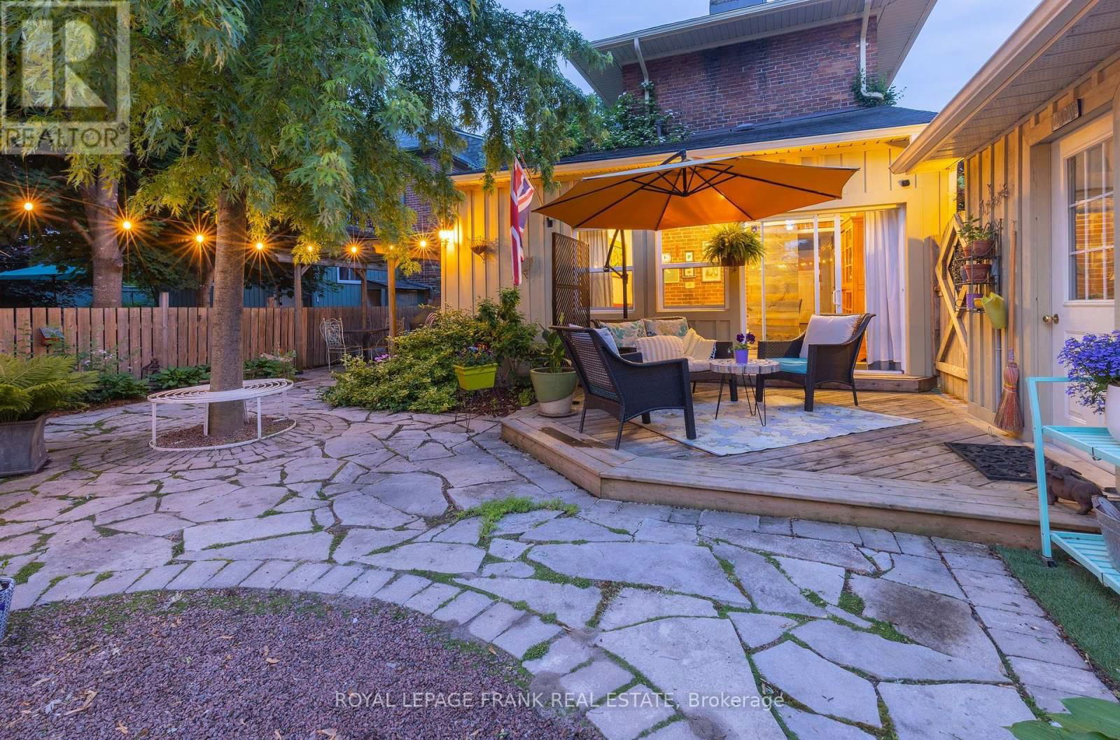 454 WELLER STREET Image 38