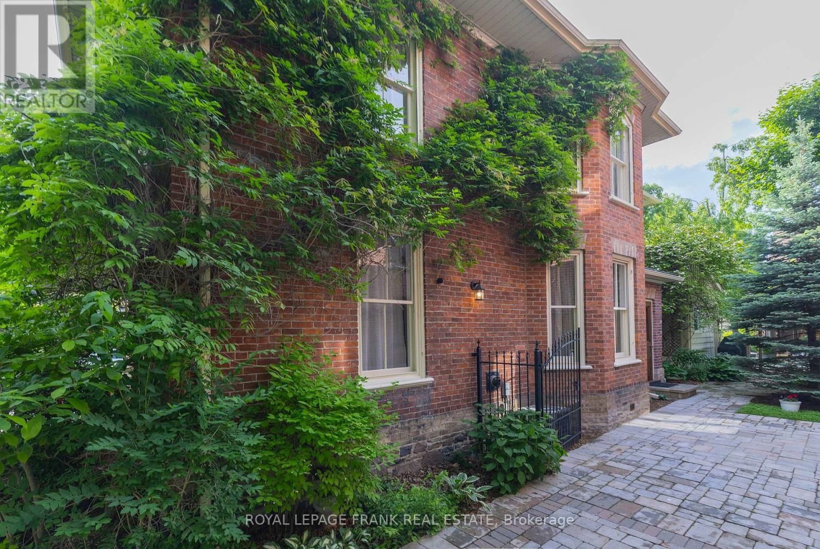 454 WELLER STREET Image 4