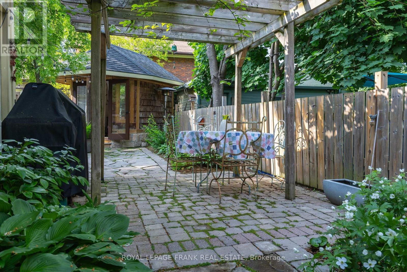 454 WELLER STREET Image 42