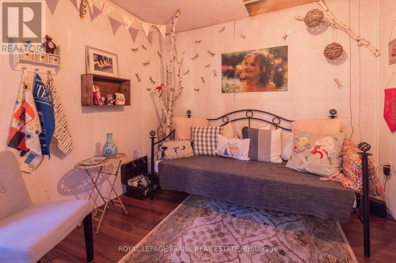 454 WELLER STREET Image 44