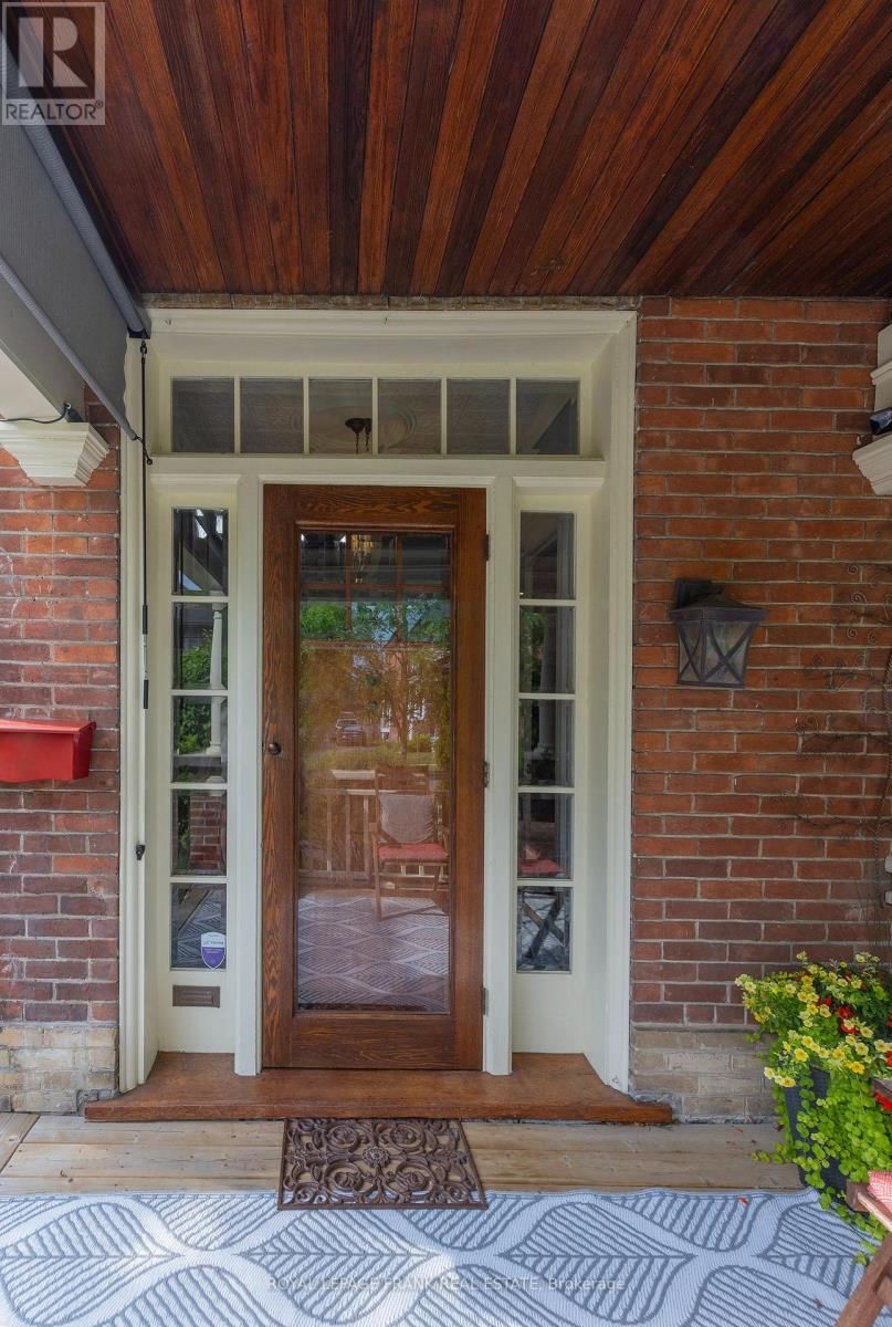 454 WELLER STREET Image 5