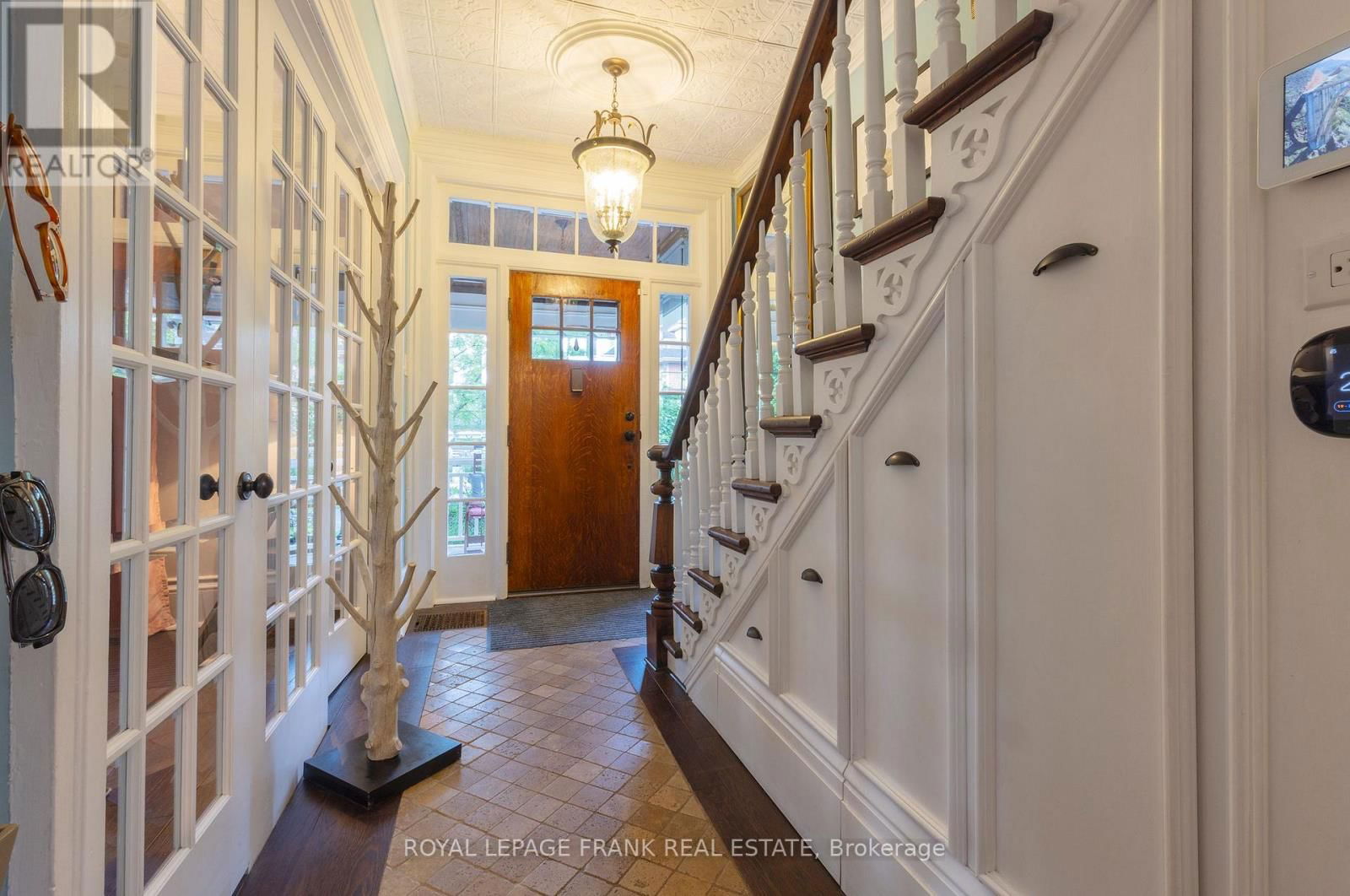 454 WELLER STREET Image 8