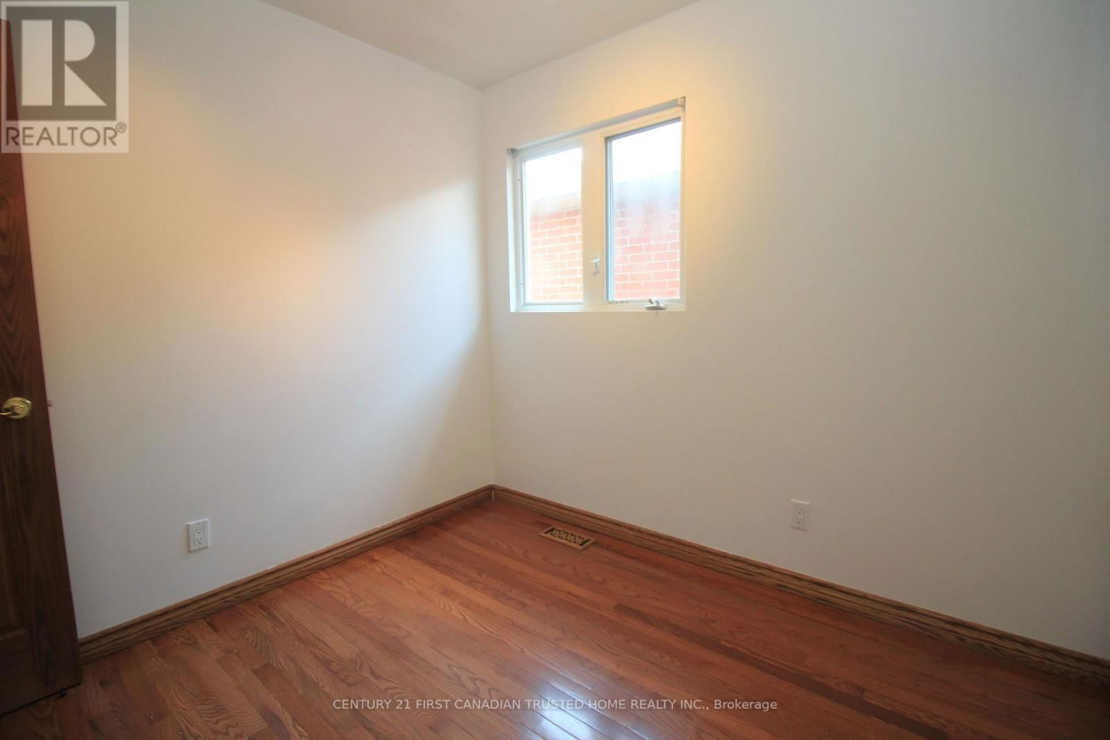 176 OLDHAM STREET Image 12