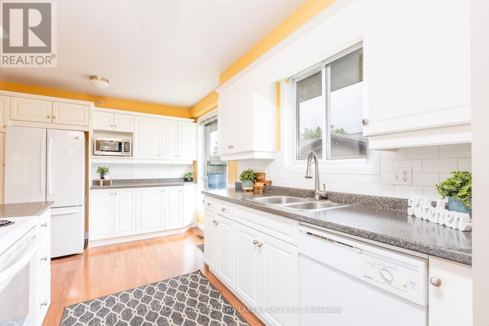 12 HILLSIDE DRIVE Image 12