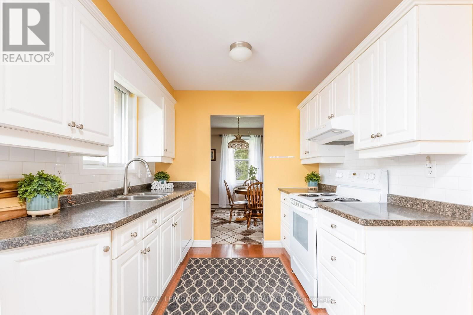 12 HILLSIDE DRIVE Image 13