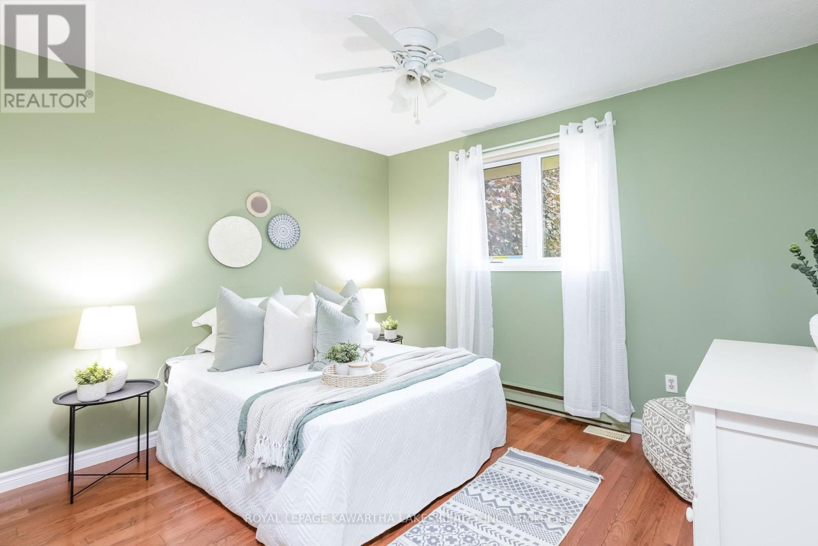 12 HILLSIDE DRIVE Image 22
