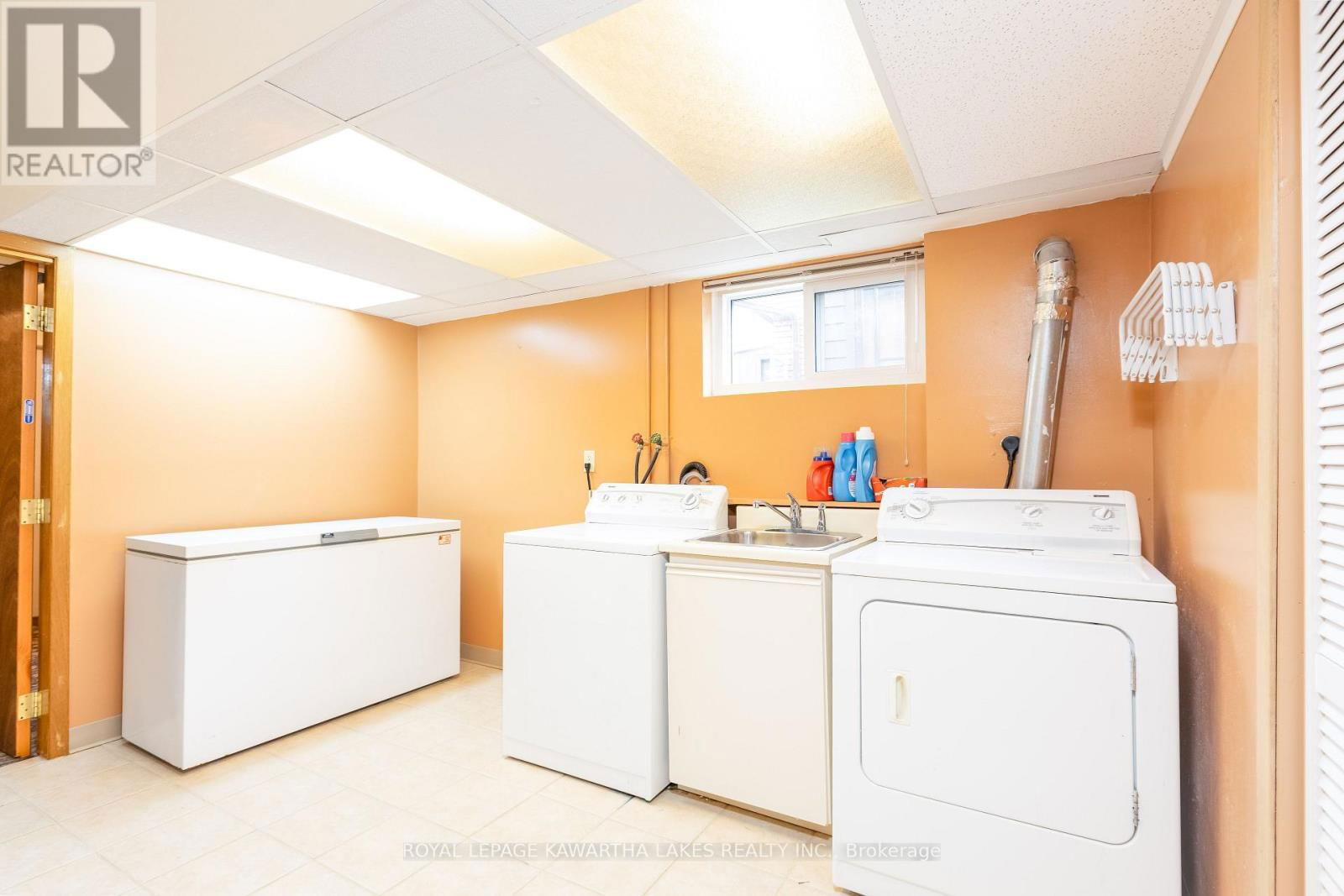 12 HILLSIDE DRIVE Image 29