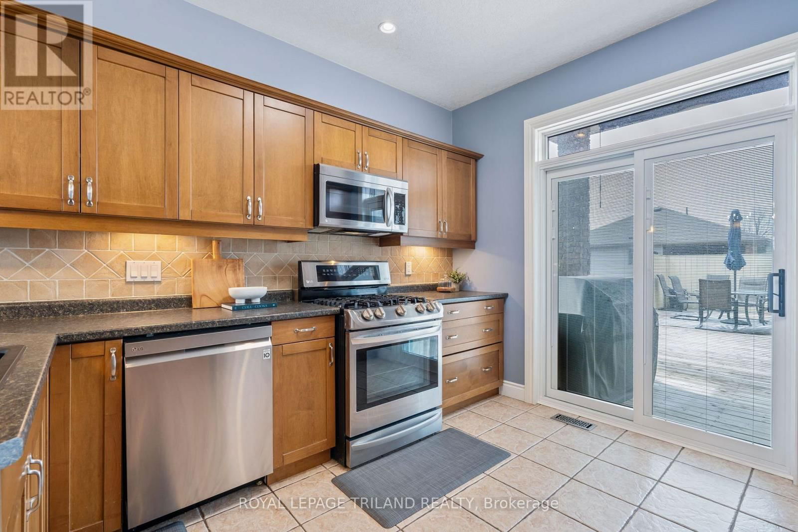 30 HAGERMAN CRESCENT Image 14