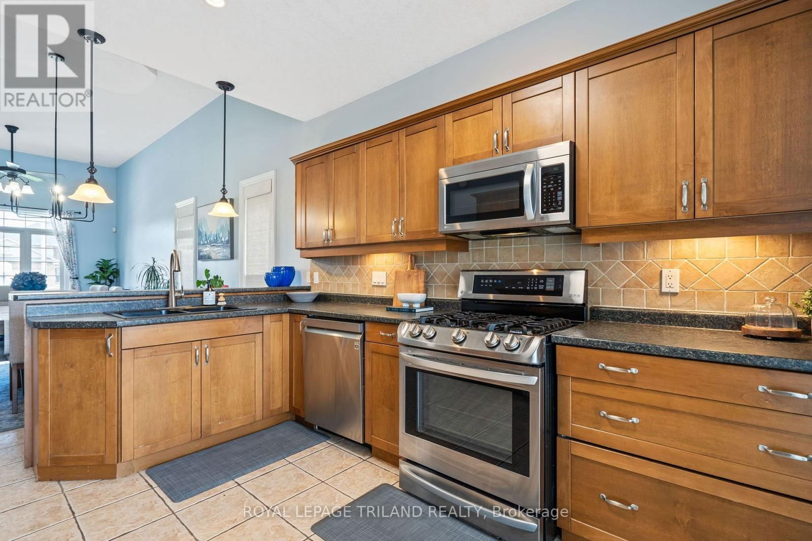 30 HAGERMAN CRESCENT Image 16