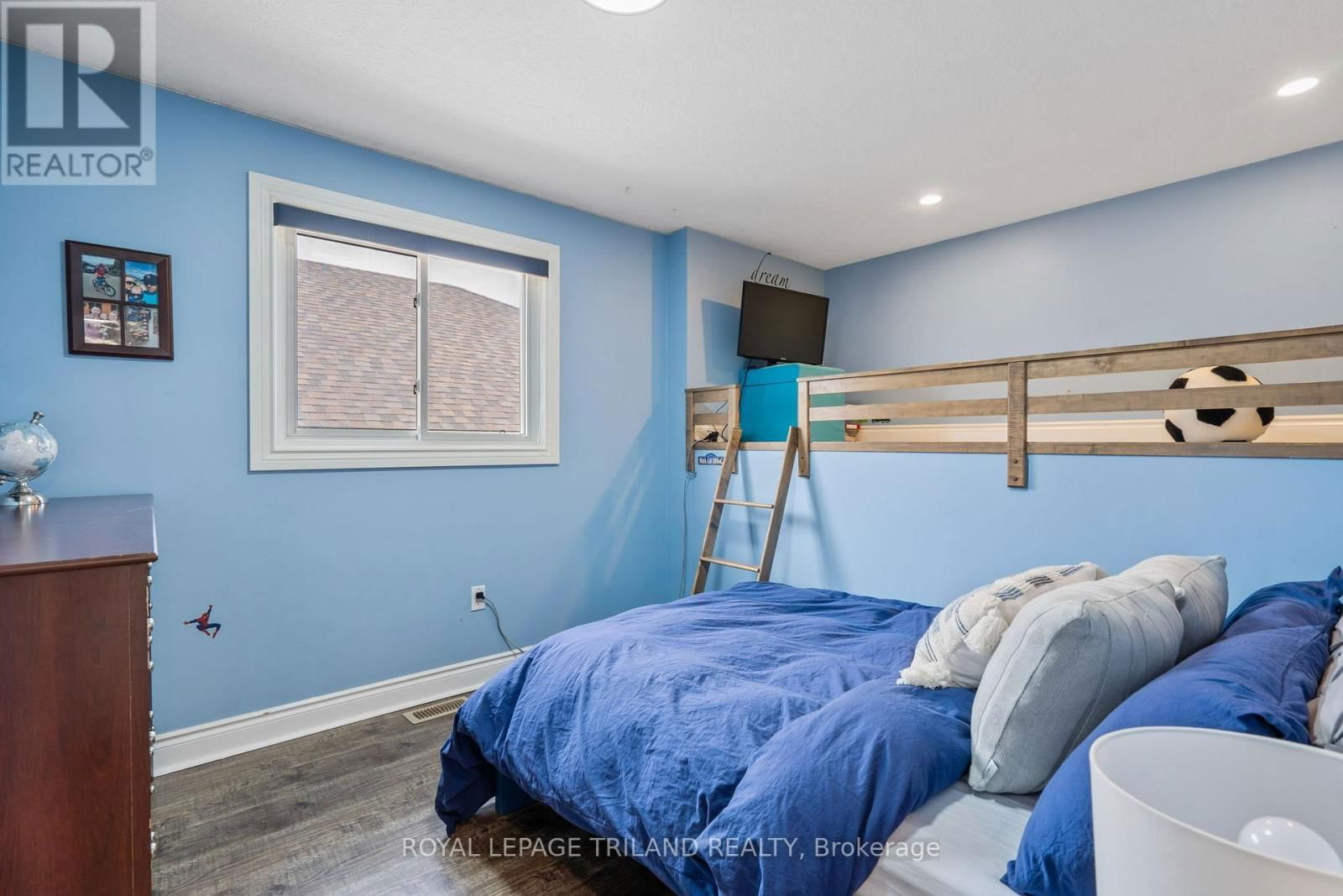 30 HAGERMAN CRESCENT Image 25