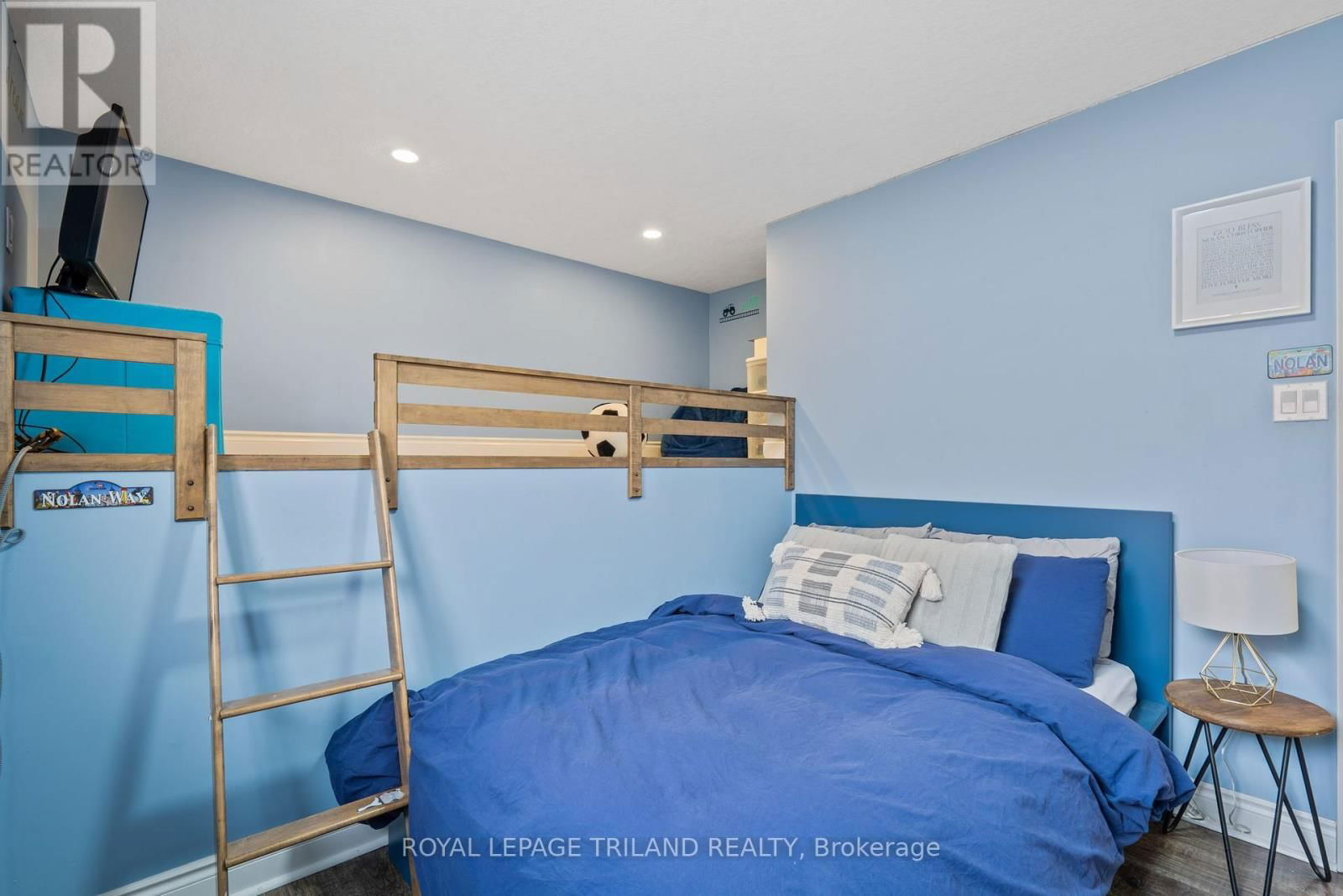 30 HAGERMAN CRESCENT Image 26