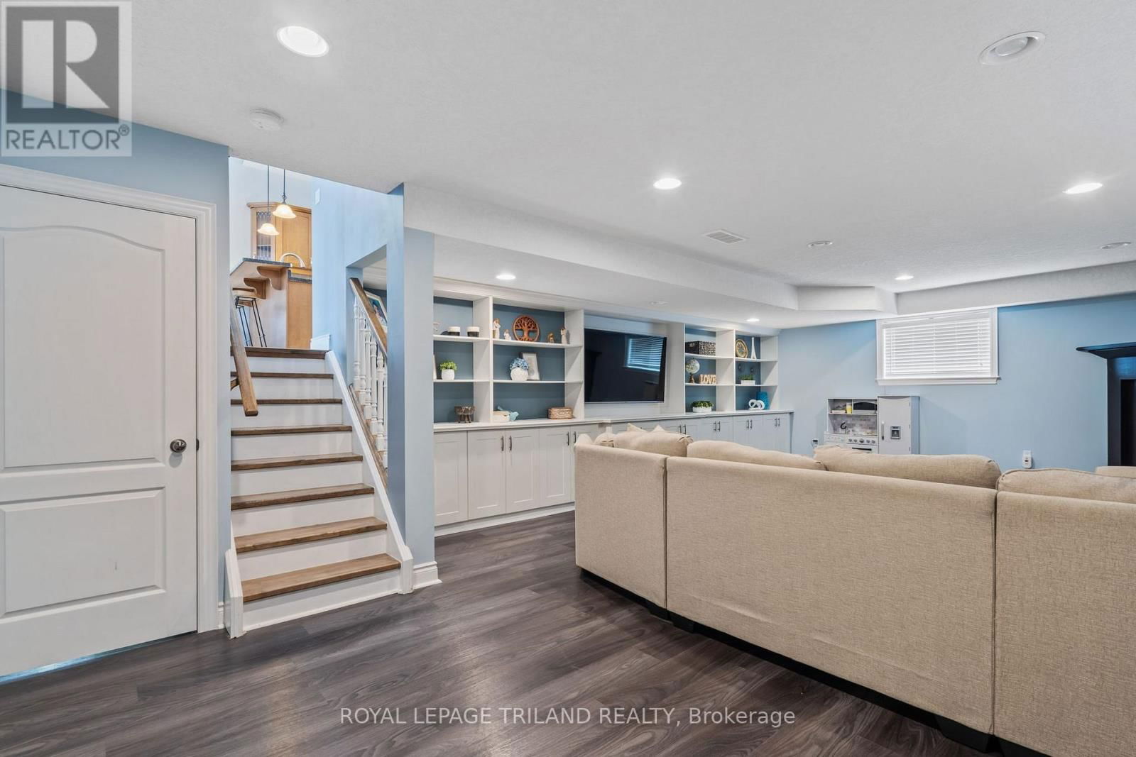 30 HAGERMAN CRESCENT Image 29