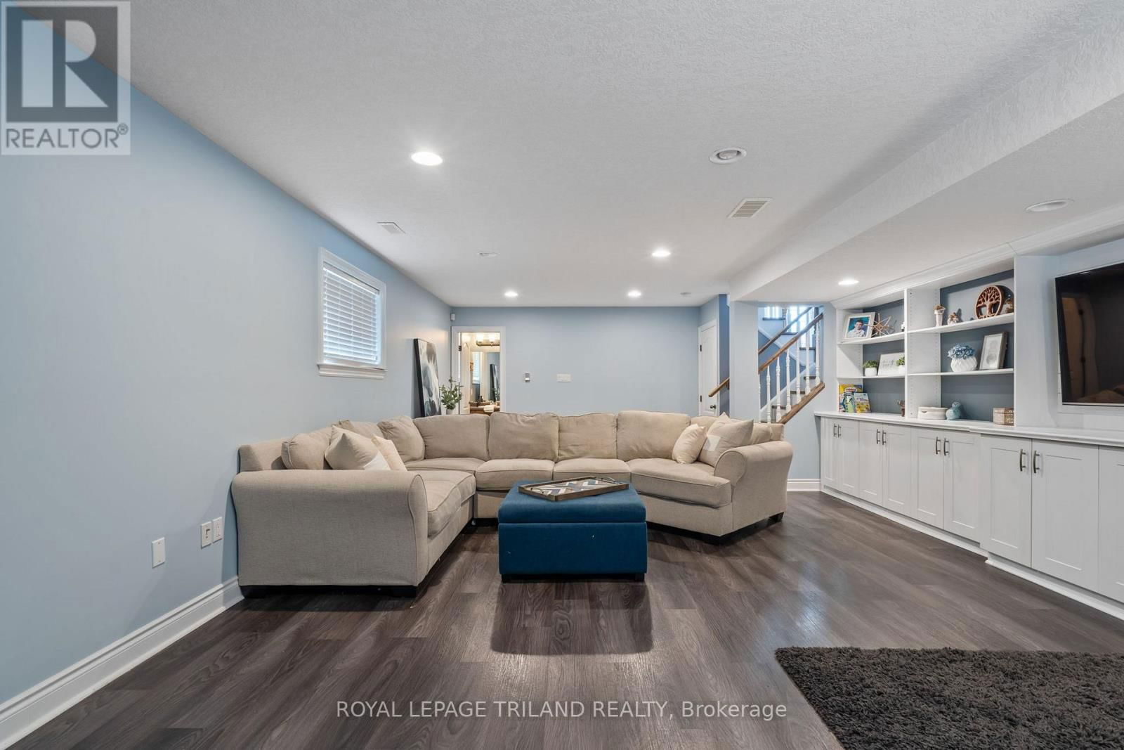 30 HAGERMAN CRESCENT Image 32
