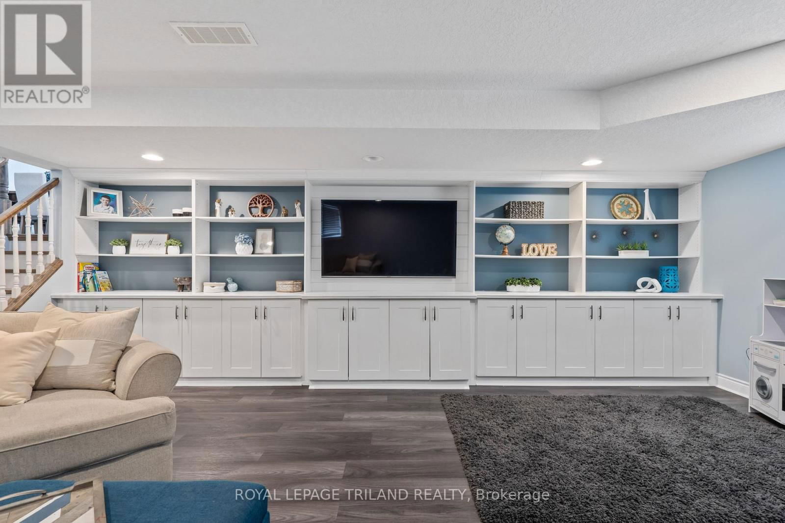 30 HAGERMAN CRESCENT Image 34