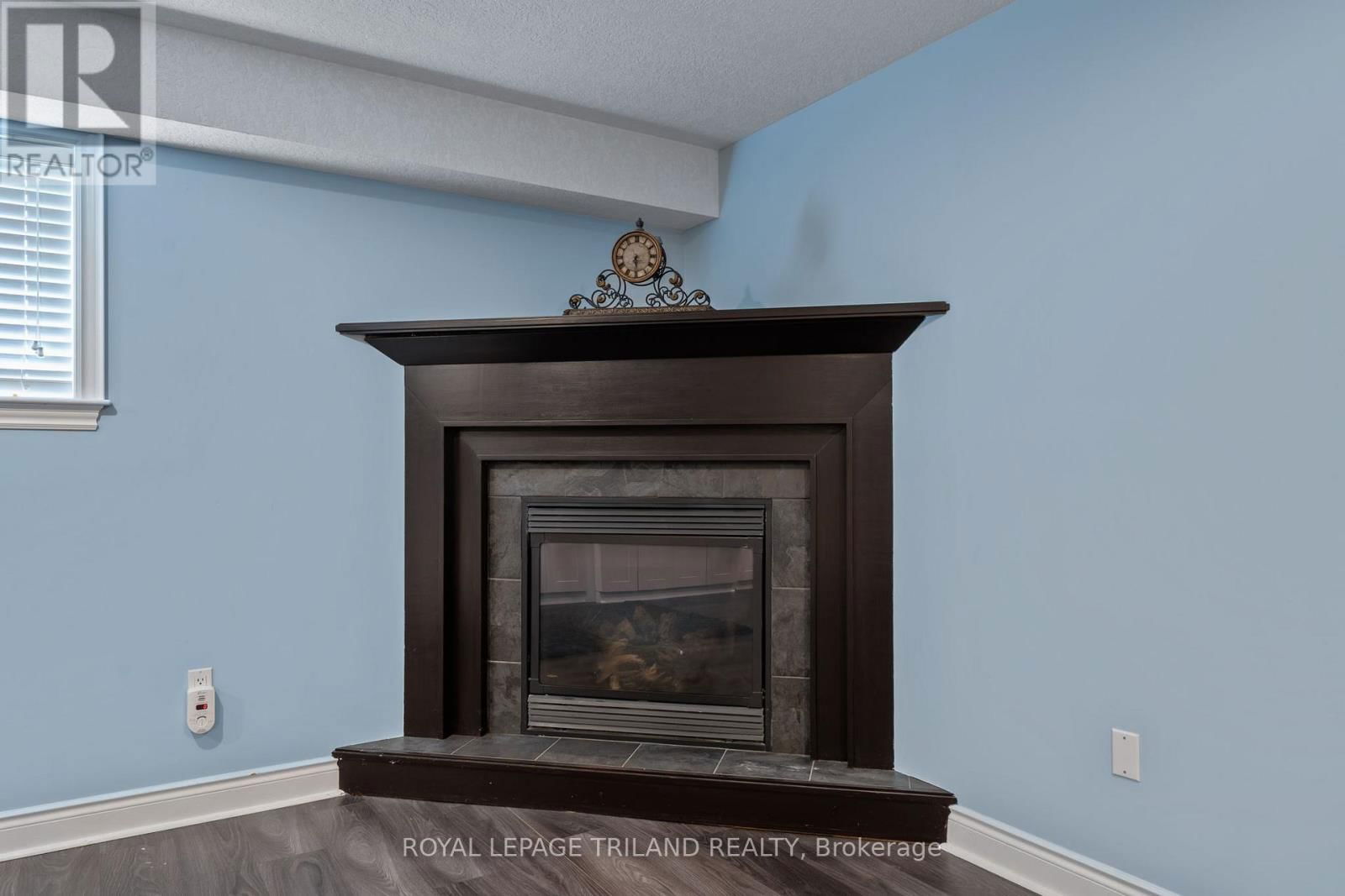 30 HAGERMAN CRESCENT Image 35