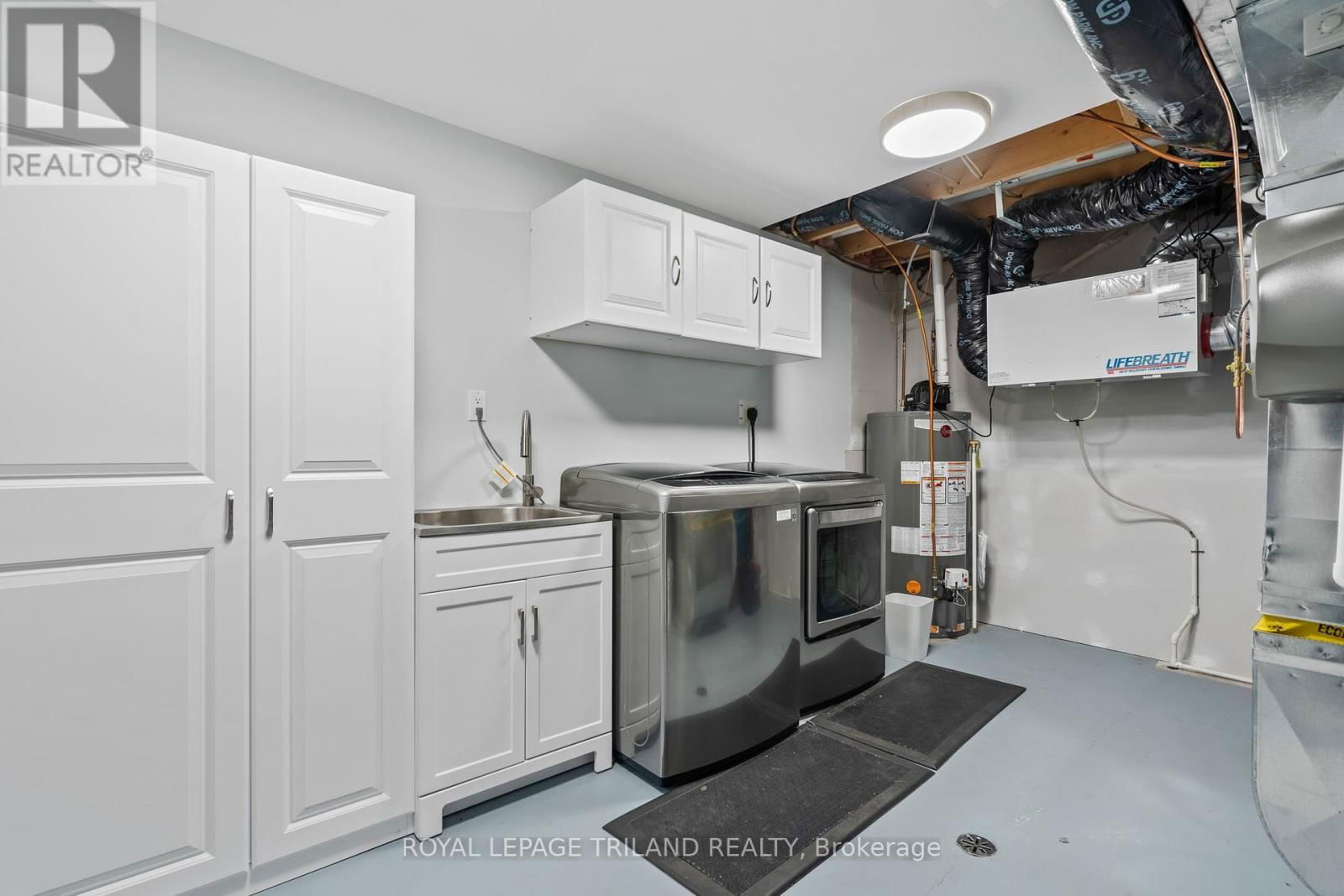 30 HAGERMAN CRESCENT Image 37
