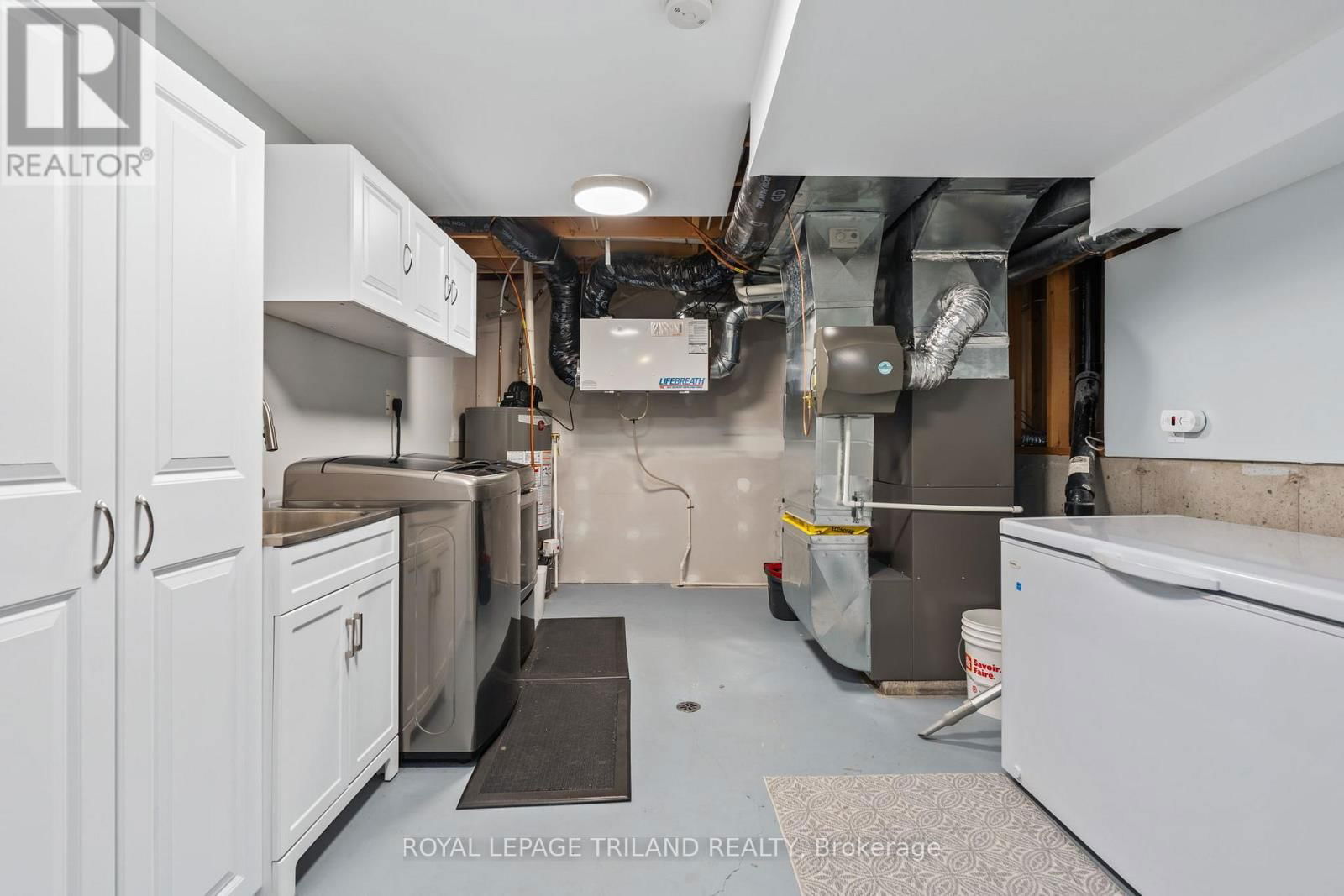 30 HAGERMAN CRESCENT Image 38