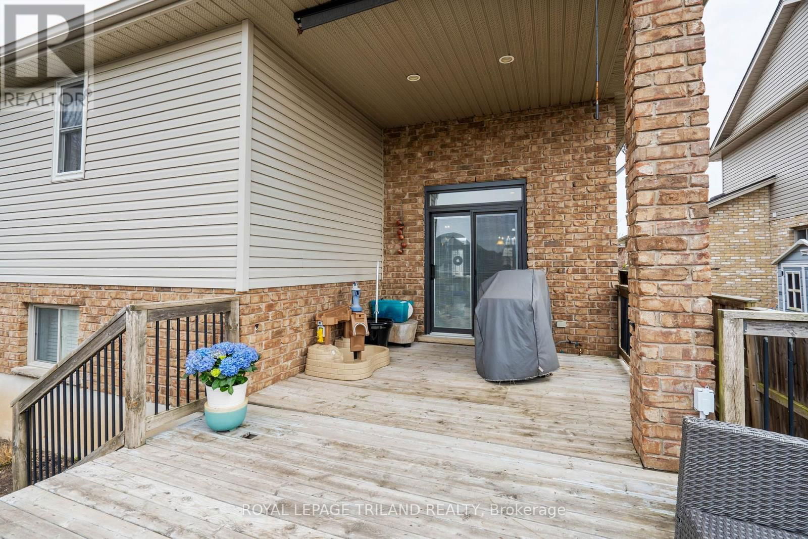 30 HAGERMAN CRESCENT Image 40