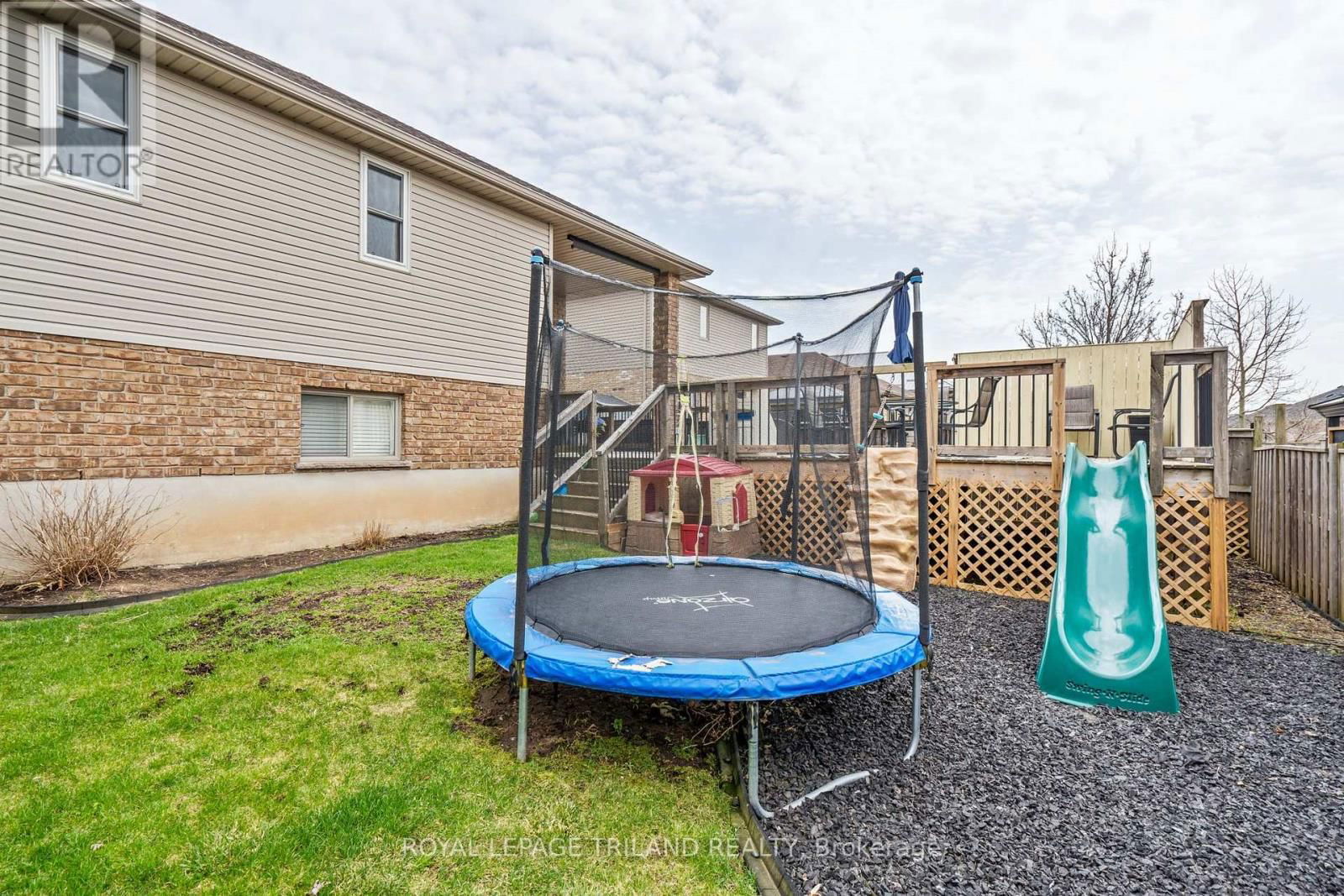 30 HAGERMAN CRESCENT Image 44