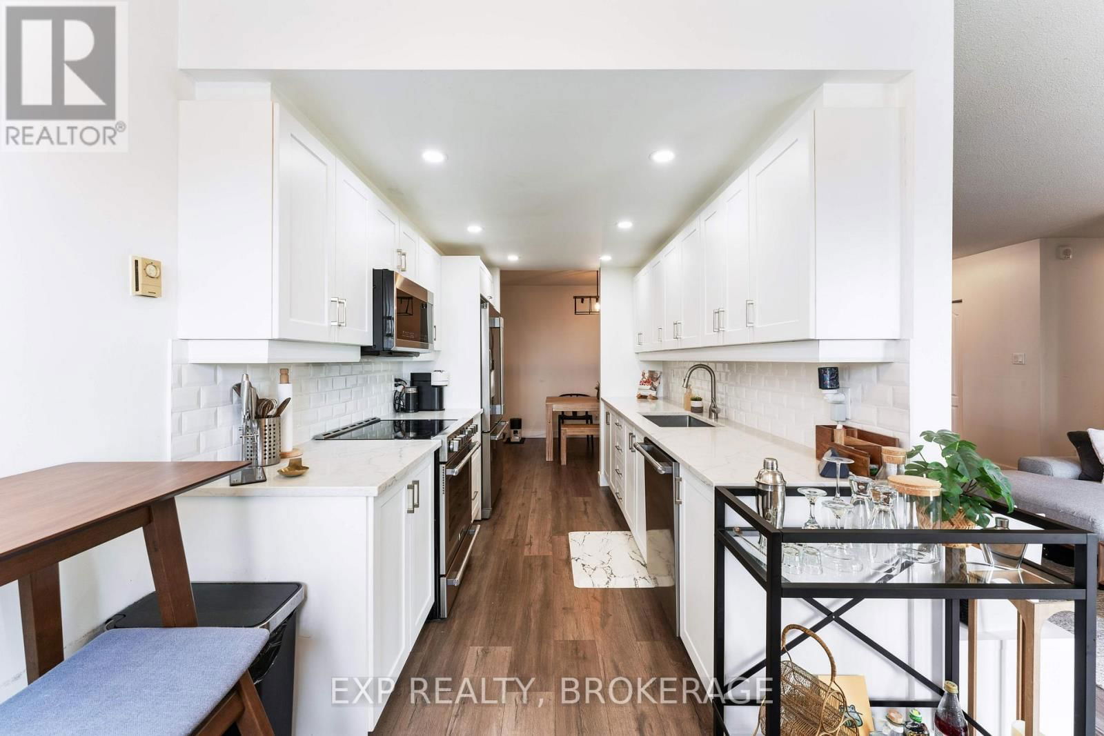 401 - 649 DAVIS DRIVE Image 12