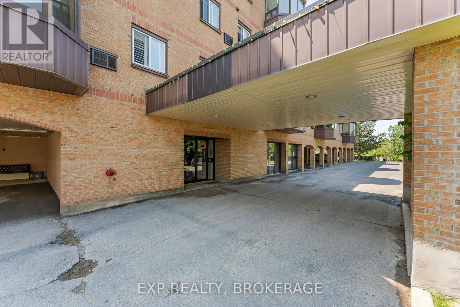 401 - 649 DAVIS DRIVE Image 2