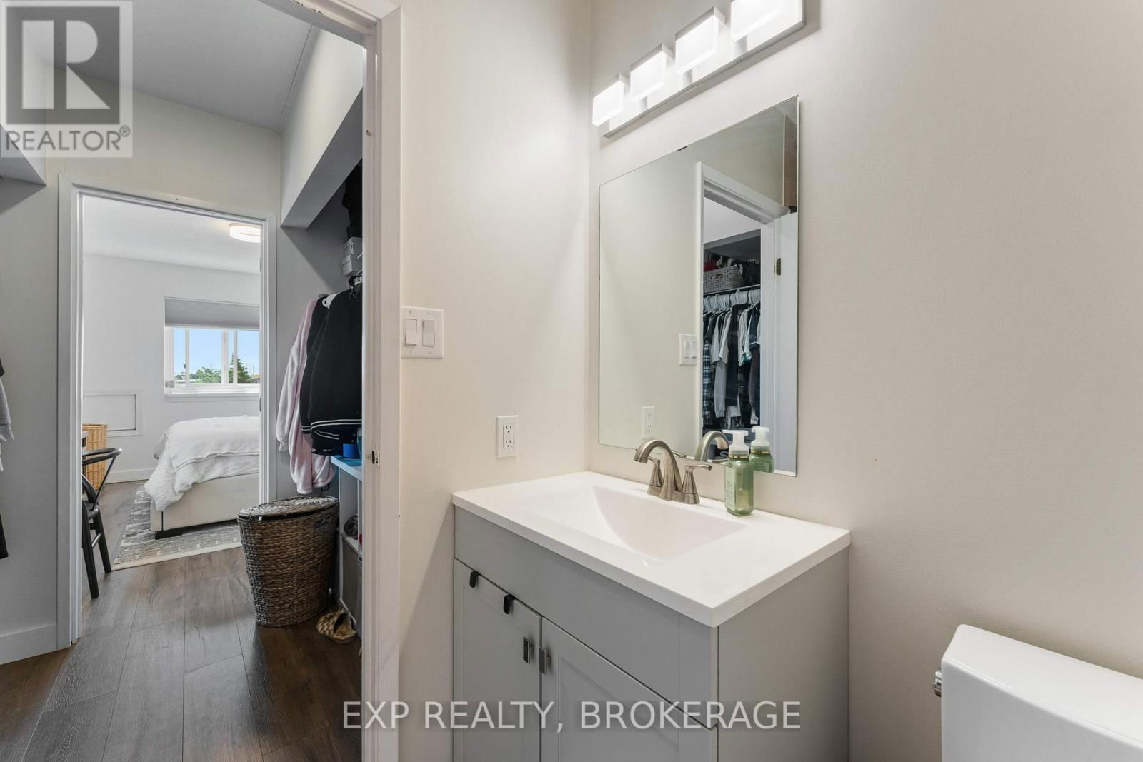 401 - 649 DAVIS DRIVE Image 27
