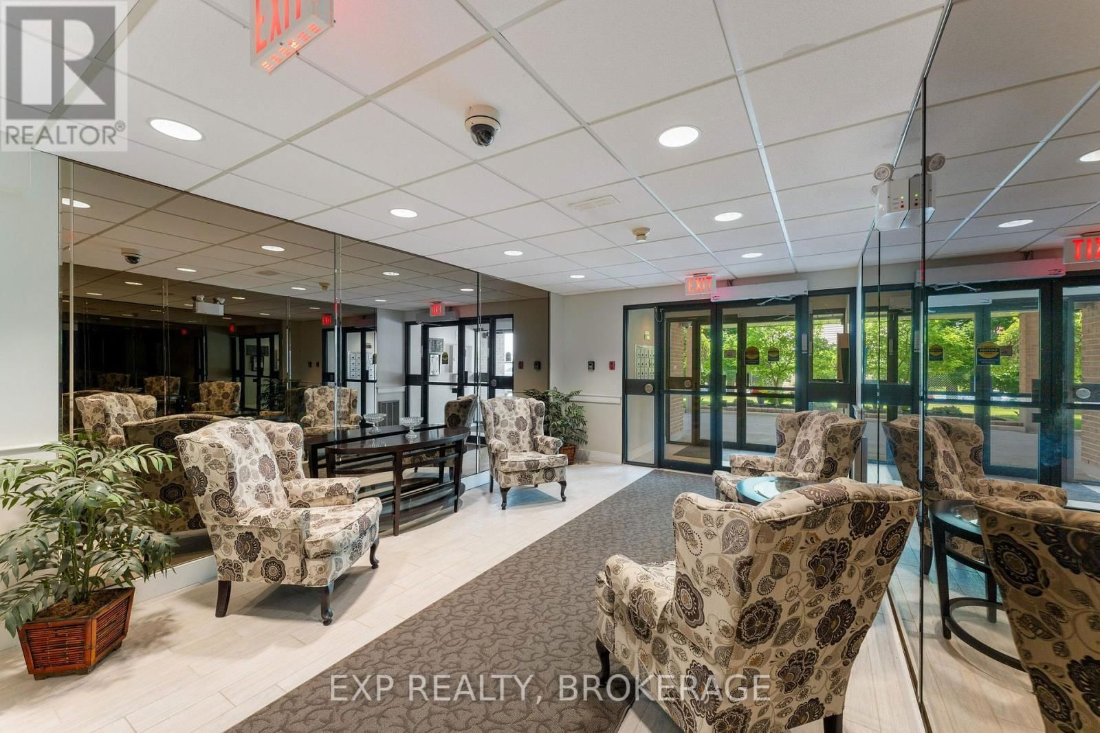 401 - 649 DAVIS DRIVE Image 3