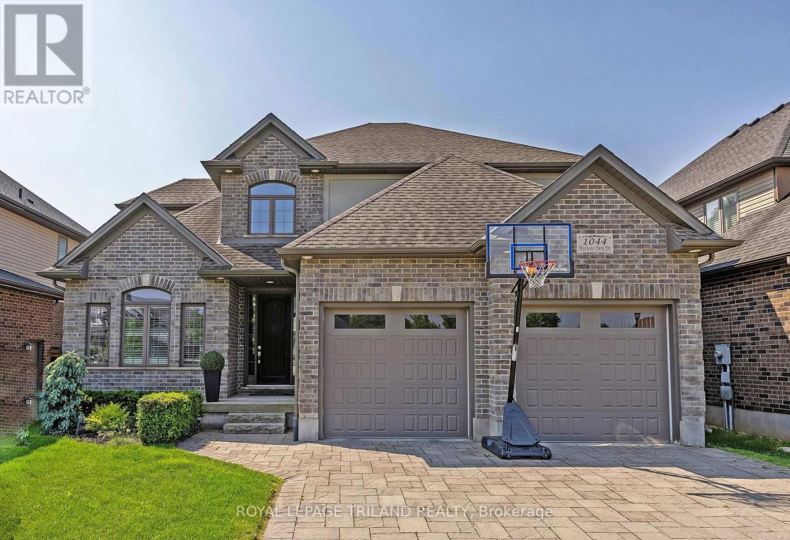 1044 MEDWAY PARK DRIVE Image 1