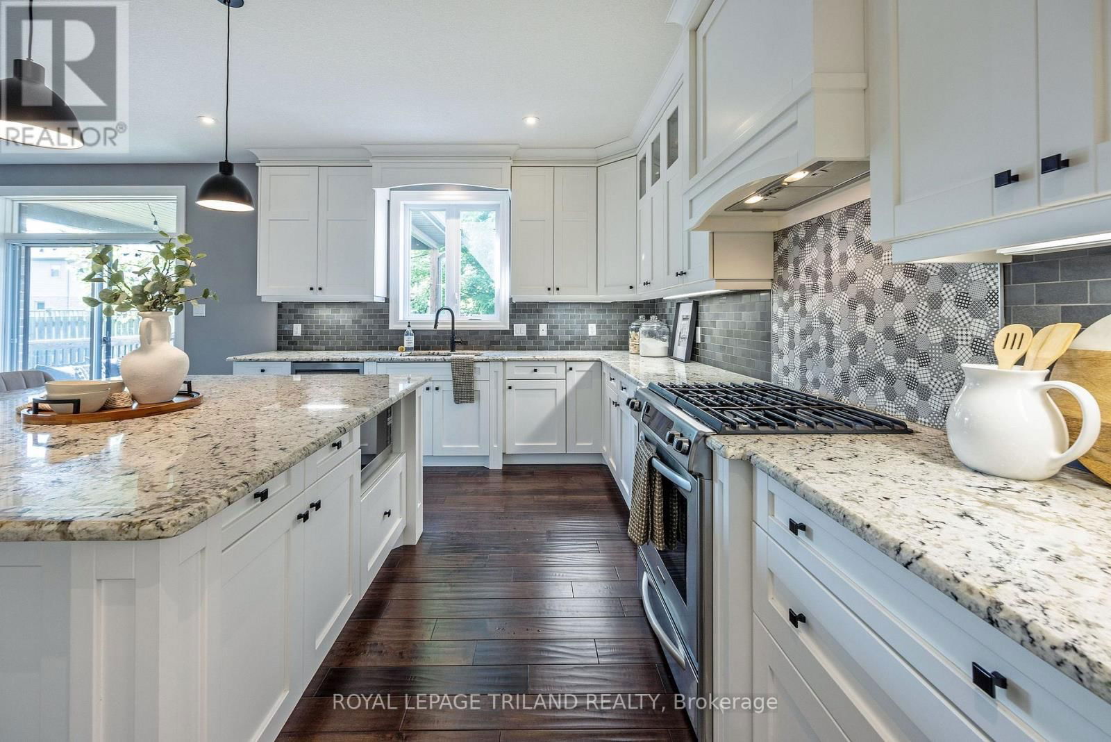 1044 MEDWAY PARK DRIVE Image 15