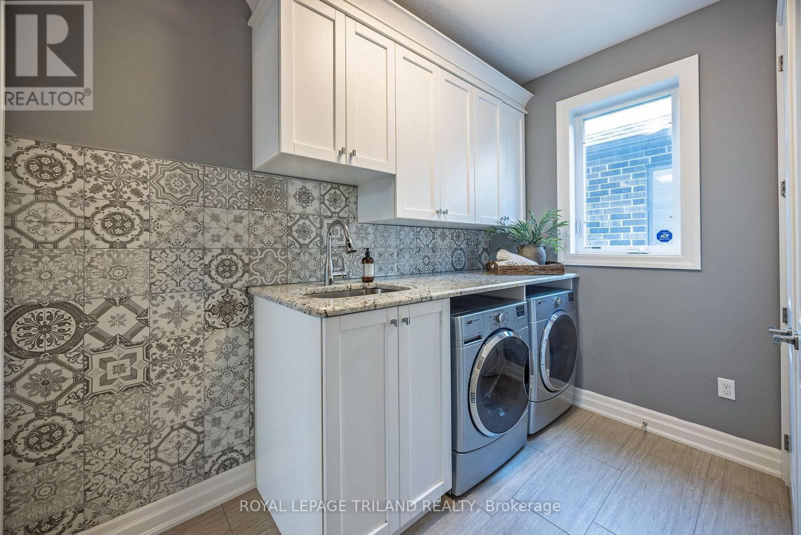 1044 MEDWAY PARK DRIVE Image 20