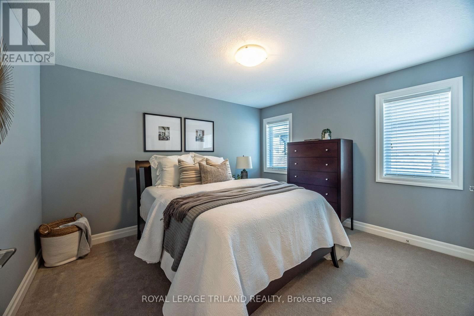1044 MEDWAY PARK DRIVE Image 28