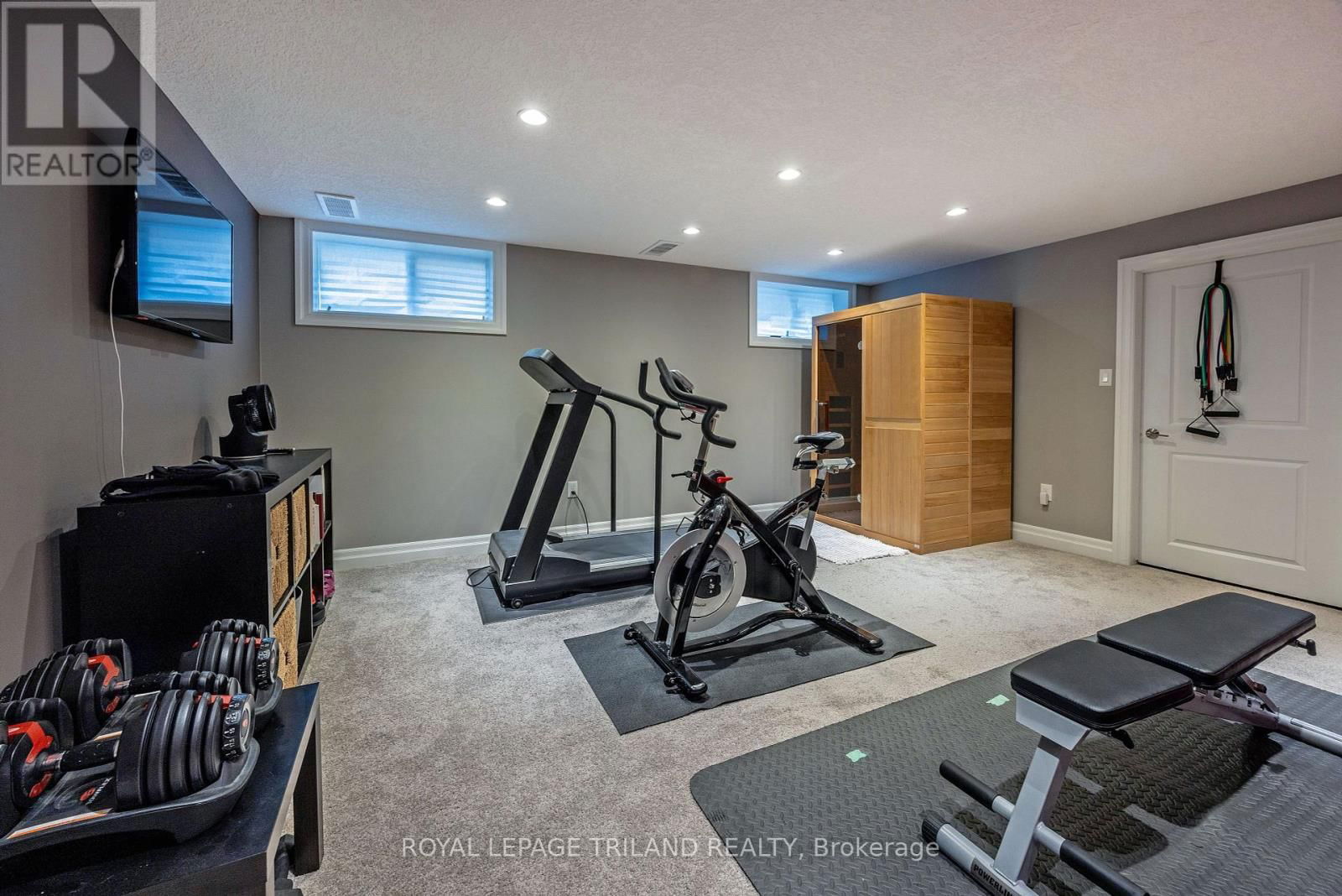 1044 MEDWAY PARK DRIVE Image 32
